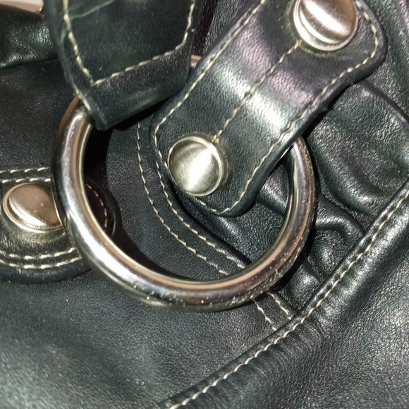 B. Makowsky Small Black Leather purse - Picture 8 of 9